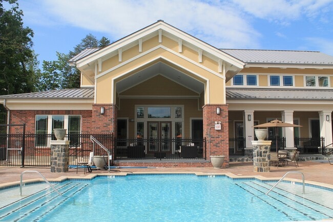 Building Photo - Stone Pointe