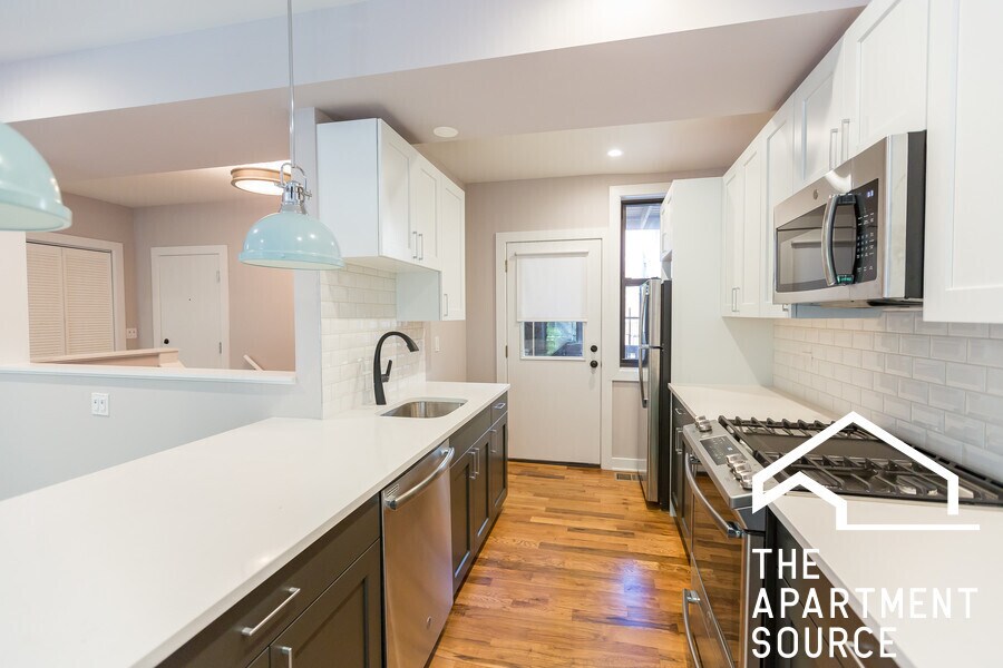 Foto principal - 931 W Oakdale Ave