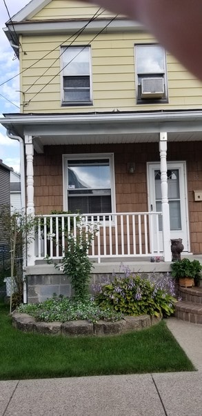 1/2 double block - 65 Dillon St