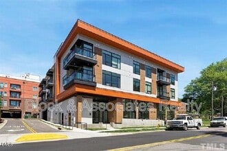 Building Photo - 615 Daniels St
