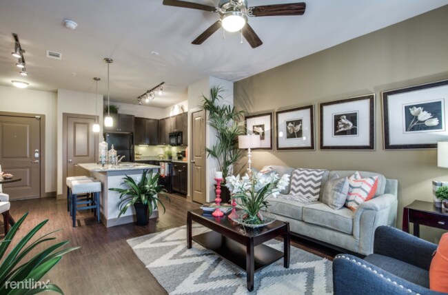 Foto del edificio - 1 br, 1 bath Apartment - 10919 Louetta Rd