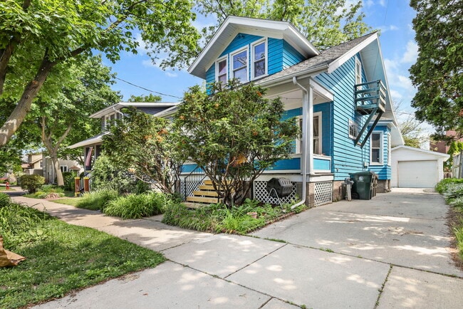 Building Photo - 217 N 6th St