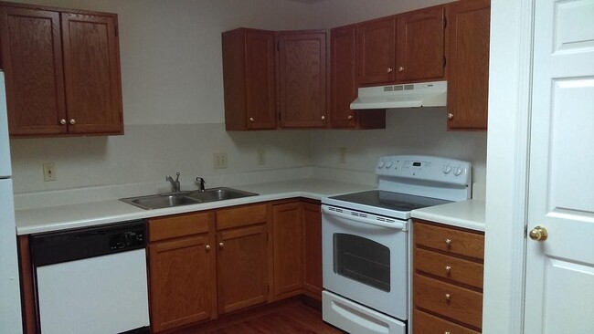 Building Photo - 2901 Colt Dr
