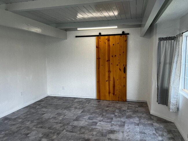 Building Photo - Remodeled 1 Bed 1 Bath House for Rent in W...