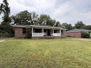 Building Photo - 72 Rushwood Dr
