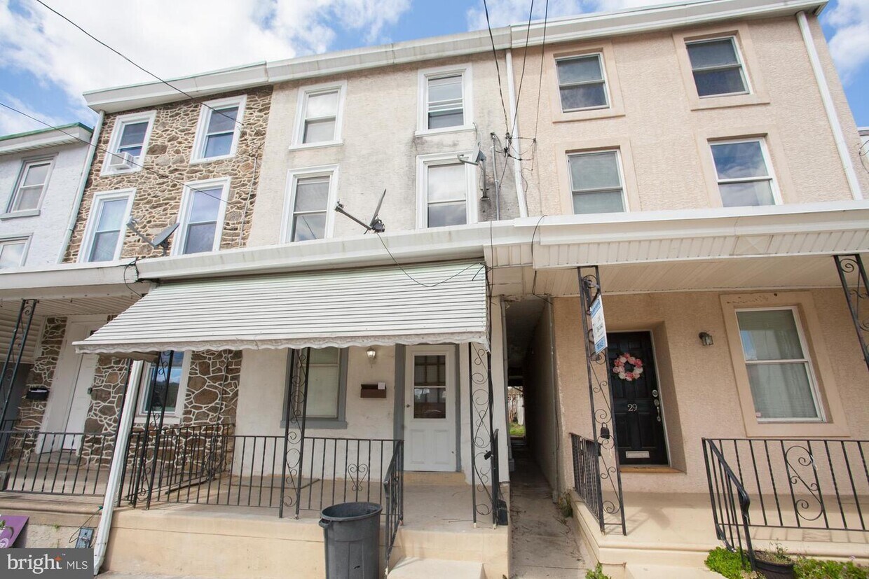 27 Osborn St, Philadelphia, PA 19128 Townhome Rentals in Philadelphia PA
