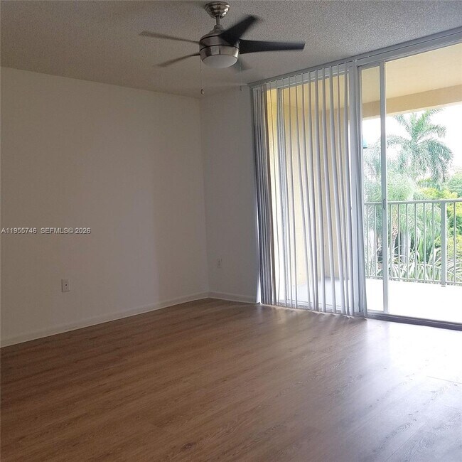 Foto del edificio - 19999 E Country Club Dr