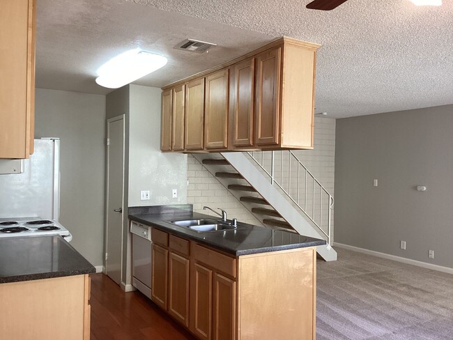 Building Photo - 460 W Alamos Ave