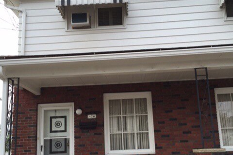Primary Photo - 40 W Stanton St