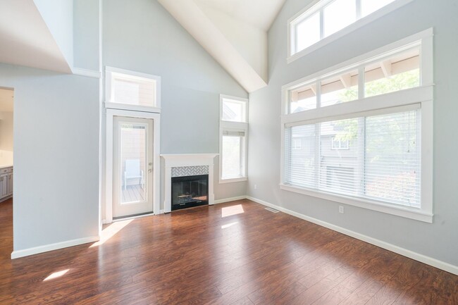 Building Photo - 10251 NW Village Heights Dr