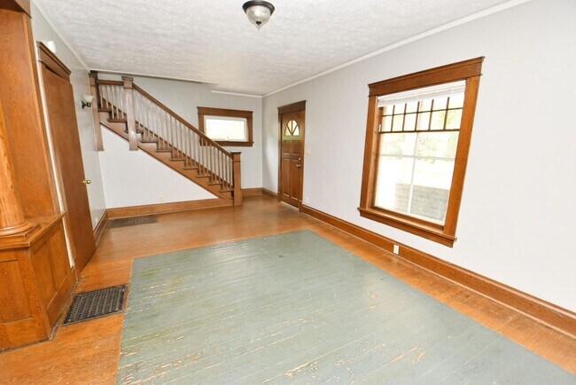 Foto del edificio - South bend 2 bedroom 1.5 bath, remodeled k...