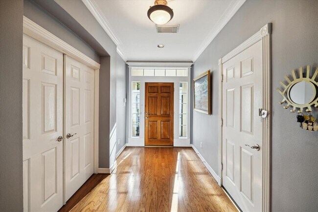 Foto del edificio - 5403 Blossom St