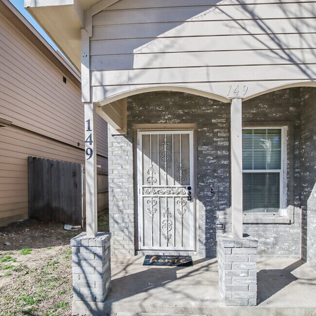 Foto del edificio - 149 Cliff Height Cir