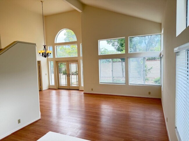 Foto del edificio - ****1/2 month off rent*****Spacious Home i...