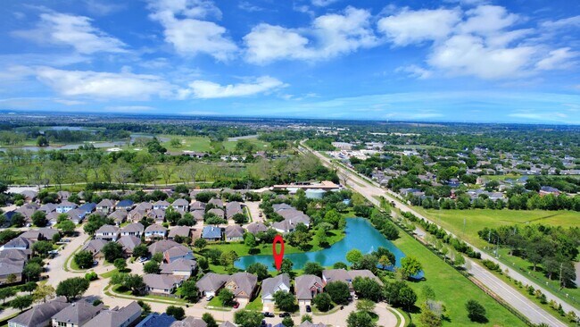 Foto del edificio - 13127 Barn Course Dr