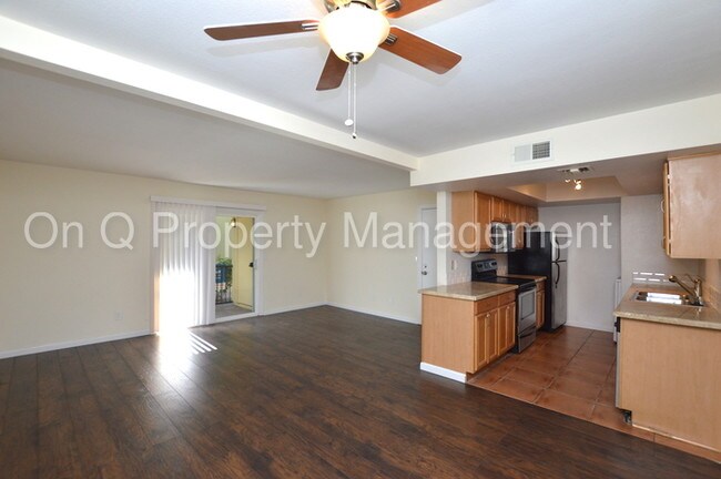 Building Photo - 740 W Elm St