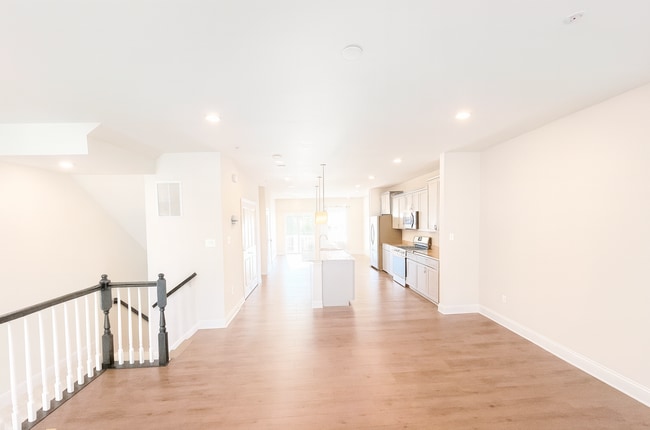 Building Photo - 23788 Myrtle Glen Way
