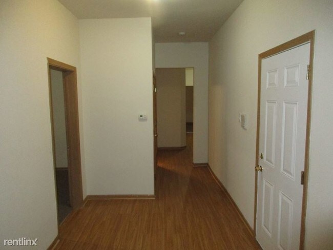 Building Photo - 4358 S Lake Park Ave