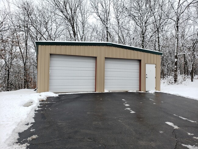 Building Photo - 3101 Martha Truman Rd