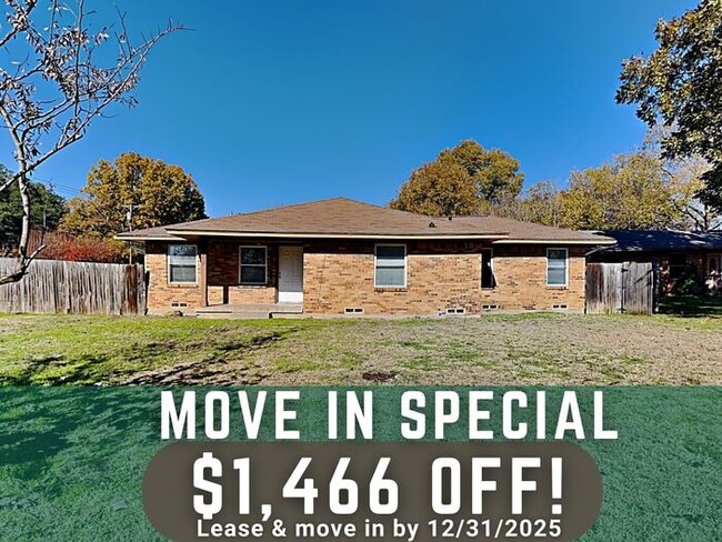 Building Photo - 649 W Main St