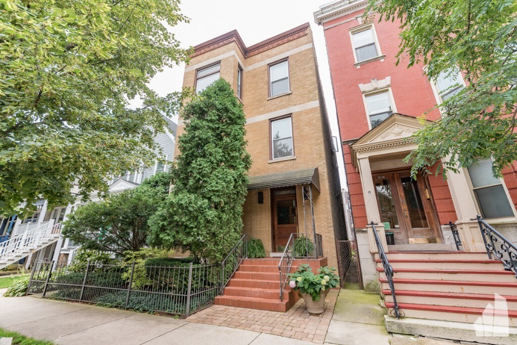 1849 W Cuyler Ave, Chicago, IL 60613 Rentals in Chicago at 1849 W