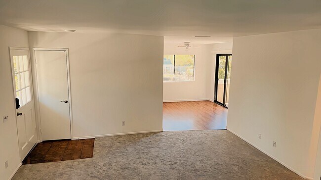 Building Photo - 77 Cambria Ln