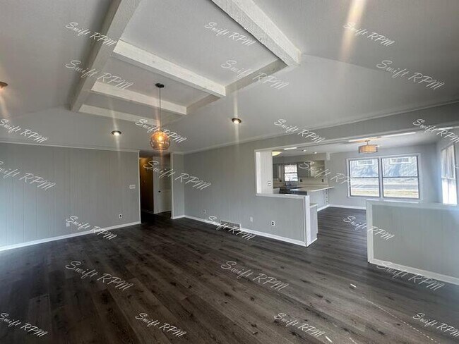 Building Photo - 514 Forest Ave