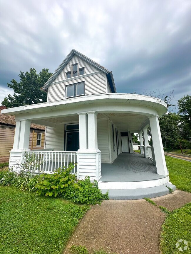 Building Photo - 1141 Chestnut St