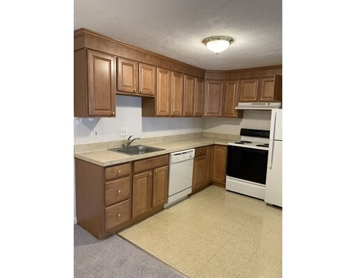 Primary Photo - 4 Viking Ct