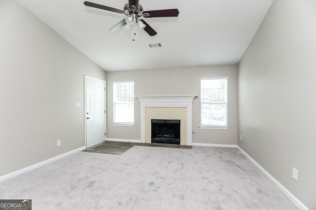 Foto del edificio - 370 Flint Ridge Ct