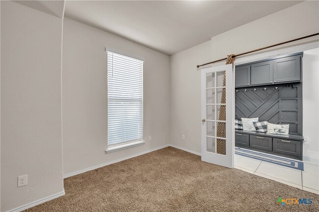 Building Photo - 5577 Perdita Dr