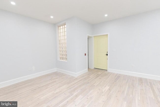 Building Photo - 1830 Pine St