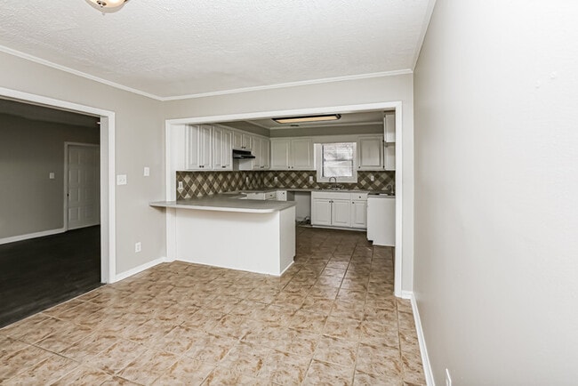 Building Photo - 545 Bellevue St
