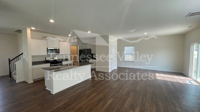 Foto del edificio - BRAND NEW CONSTRUCTION! Enjoy the amenitie...