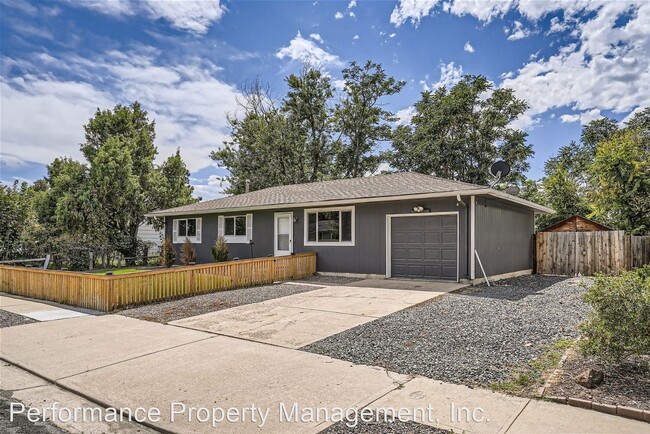 Foto del edificio - 3 br, 2 bath House - 1067 So. Moline St