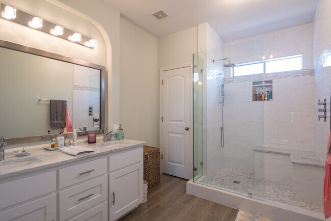 Master Bath - 2125 Nobleman Drive