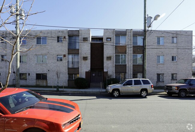 Building Photo - 201-225 36th St NE