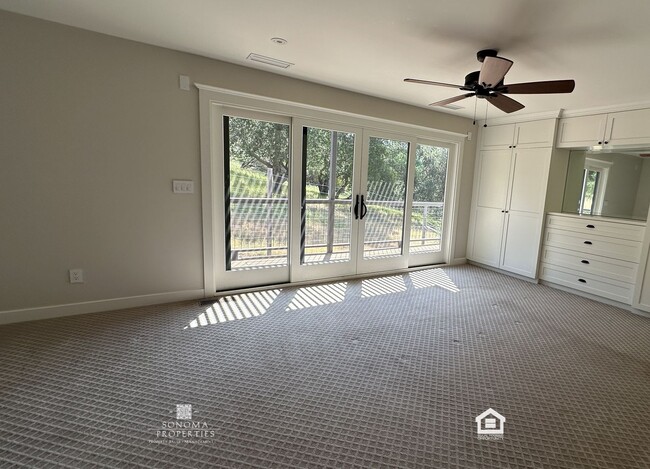 Foto del edificio - Stunning 3BD/2.5BA Home with Breathtaking ...