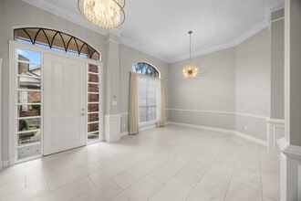 Building Photo - 4747 Lake Village Dr