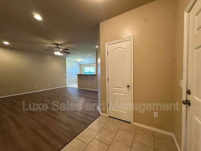 Foto del edificio - 2913 Thompson Farm Ln