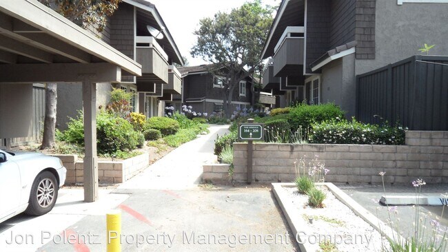 Building Photo - Studio, 1 bath House - 172 Streamwood