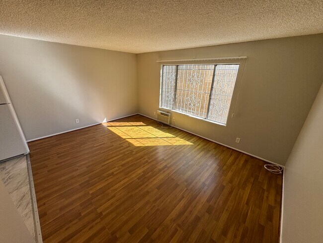 Foto del edificio - New Hampshire Luxurious Apts