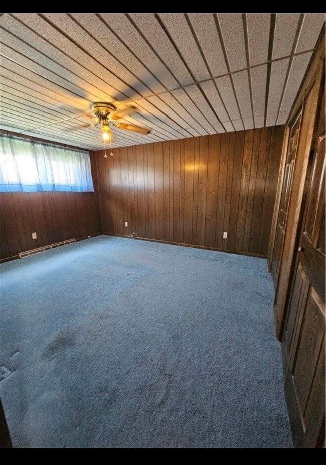 Building Photo - 915 Corbet St
