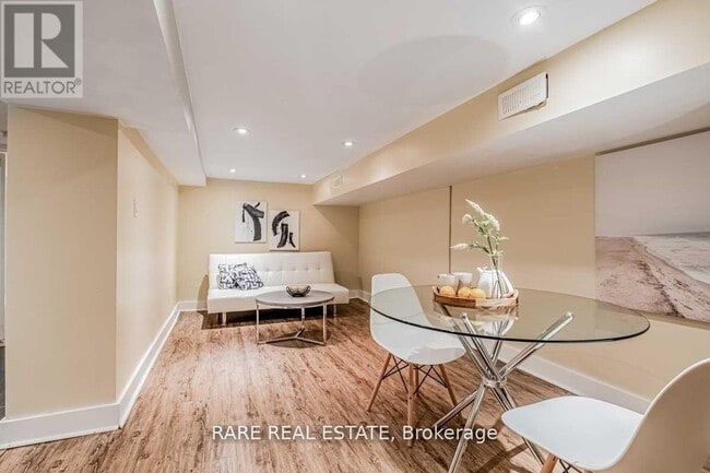 Photo du bâtiment - 1993 Dufferin St