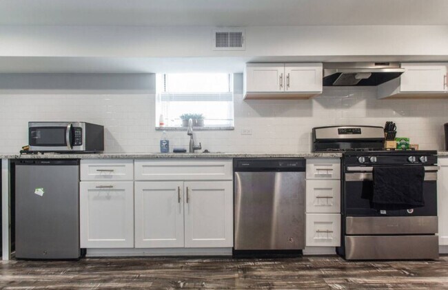 Foto del edificio - 1431 N Springfield Ave