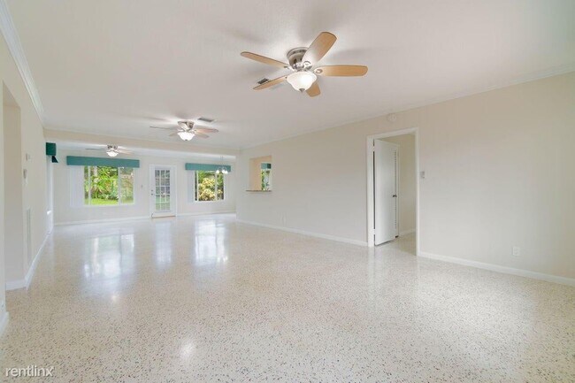Building Photo - 3 br, 2 bath House - 5324 Lake Osborne Dr