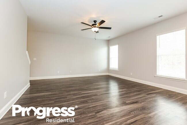 Building Photo - 2034 Miramar Cir