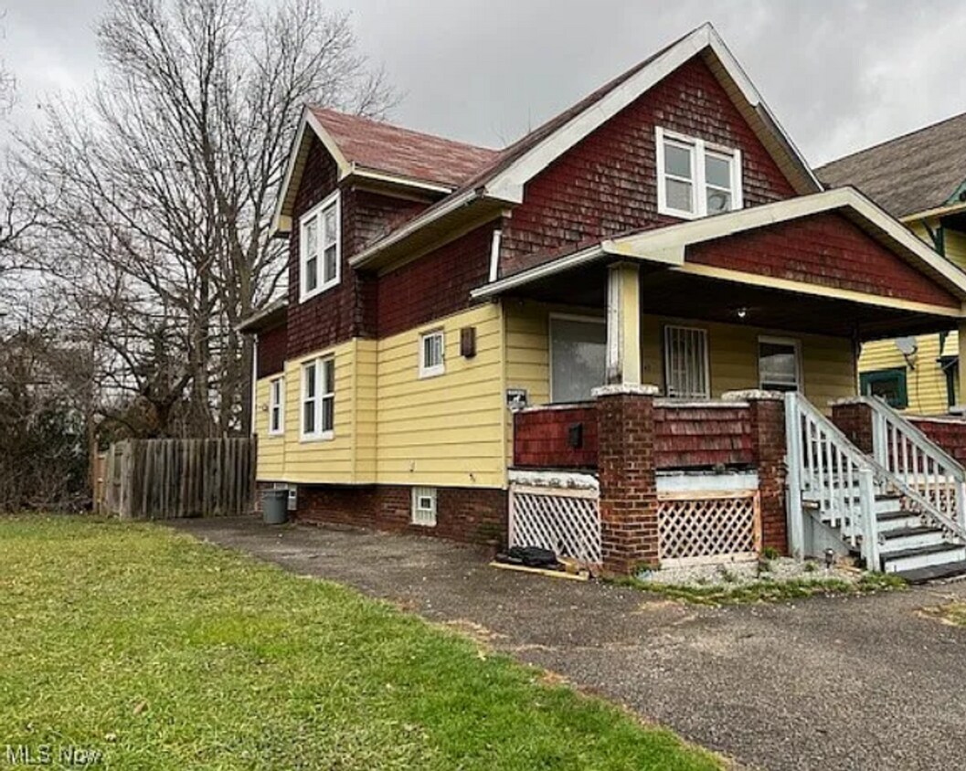 Foto principal - Coming Soon! Section 8 Accepted! Renovatio...