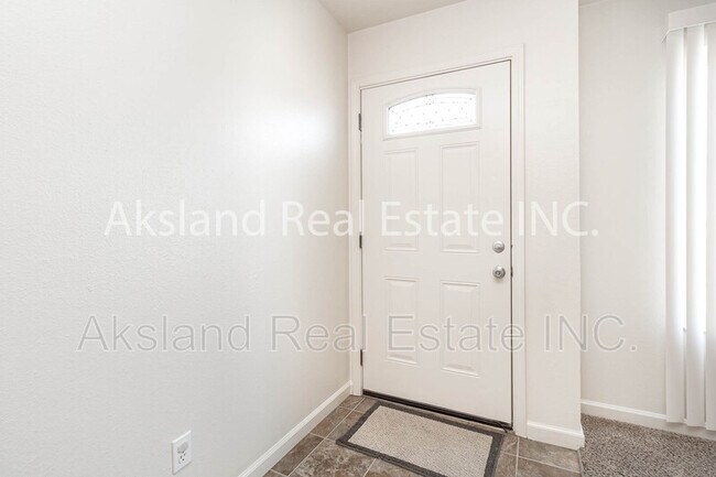 Foto del edificio - 708 Robert Ave