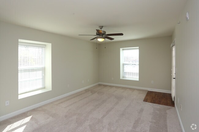 1HAB,1BA - Courtyard Commons